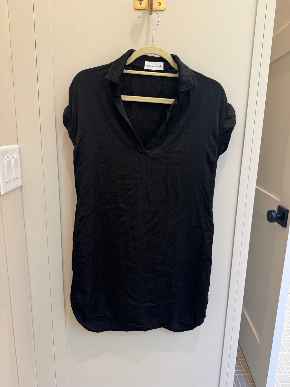 Bella Dahl Black Short Sleeve V-Neck Collared Tunic dress